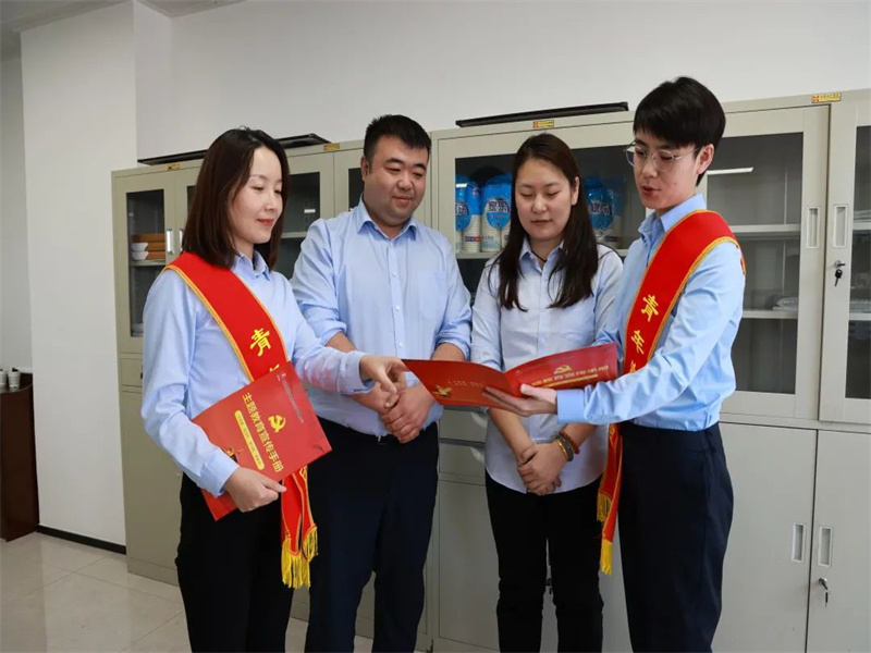 陽(yáng)木生態(tài)公司：“青陽(yáng)”青年志愿者服務(wù)隊(duì) 推動(dòng)主題教育走深走實(shí)（2）.jpg